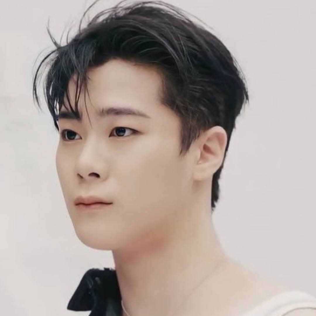 A moment captured by Moonbin (ASTRO)'s fan