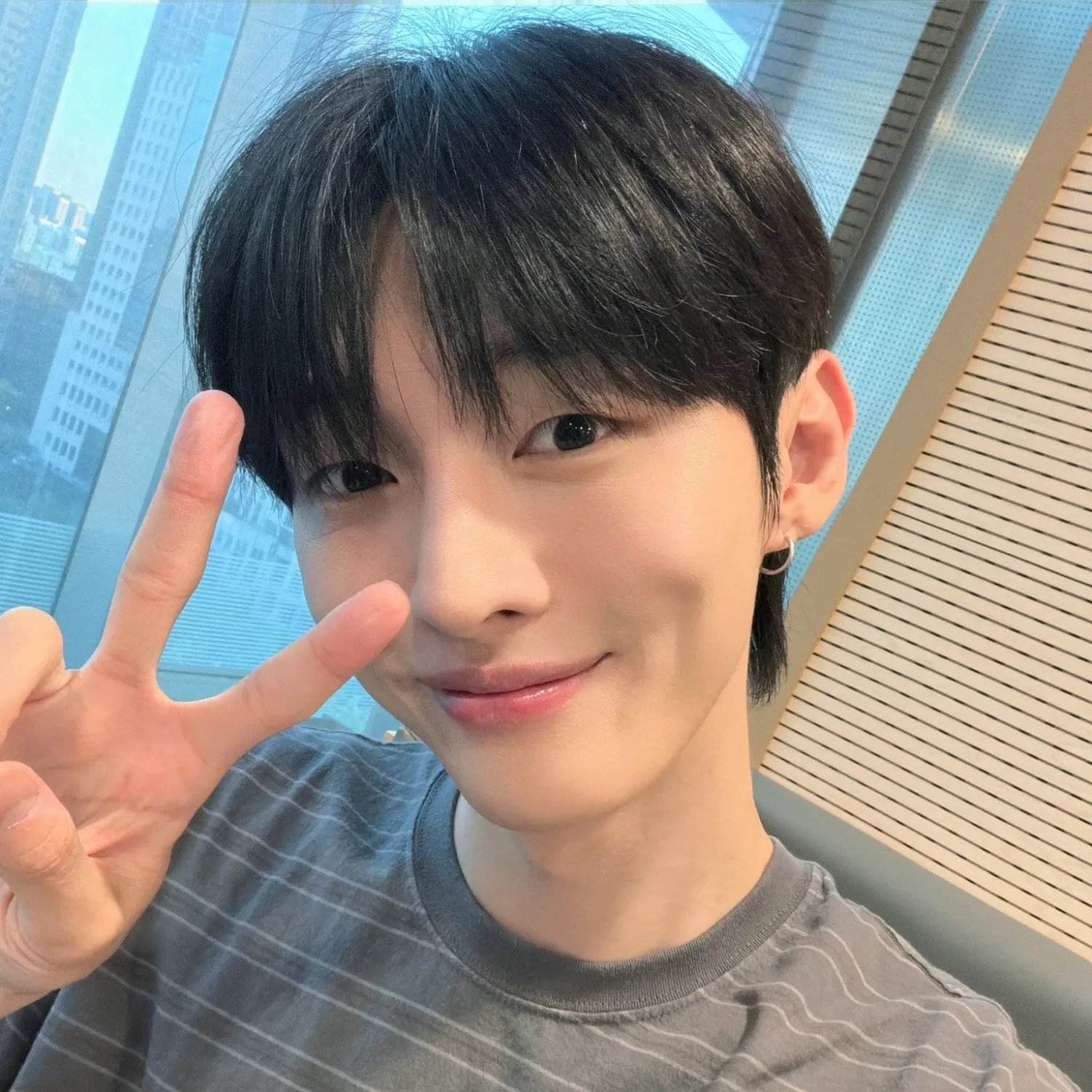 Potret di balik layar Yoon Jisung