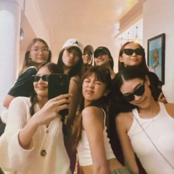 Behind-the-scenes cut of BINI