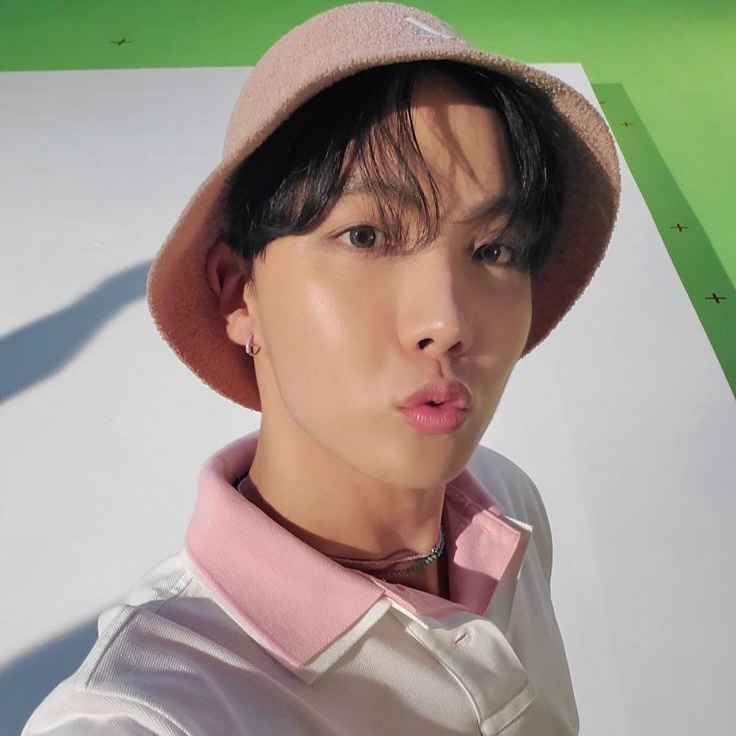 J-hope (防彈少年團)的最新活動照片