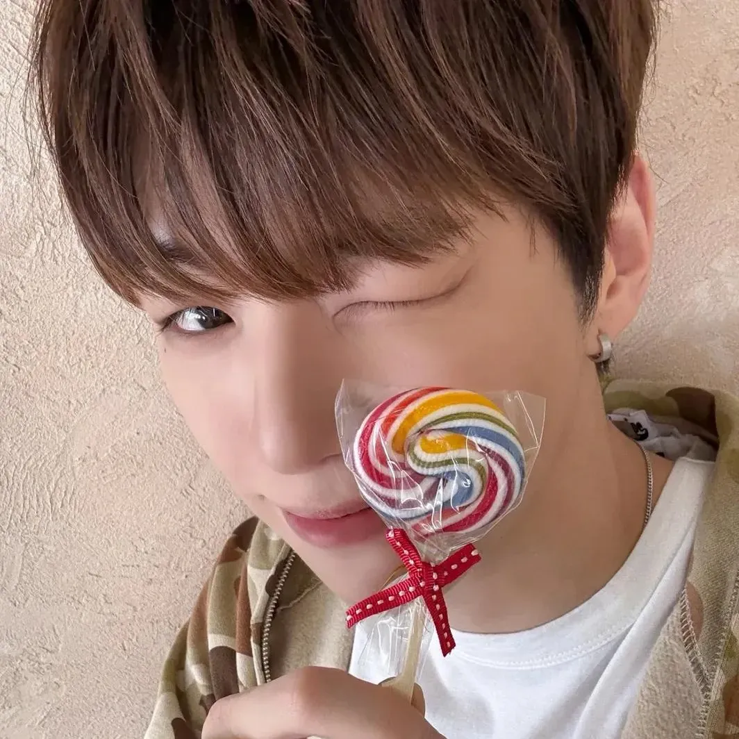 강다니엘의 비하인드 컷