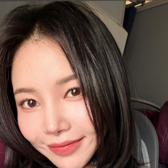 Foto aktivitas terbaru Solar (MAMAMOO)