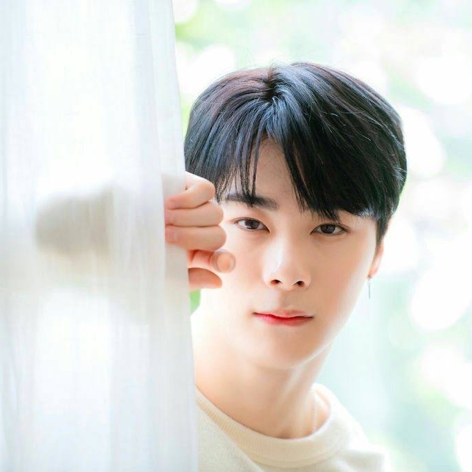 Behind-the-scenes cut of Moonbin (ASTRO)