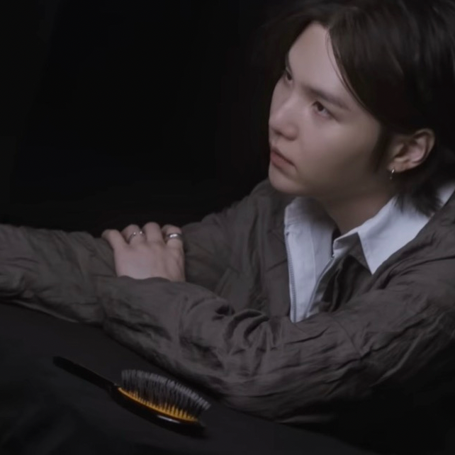 Foto terbaru SUGA (BTS)