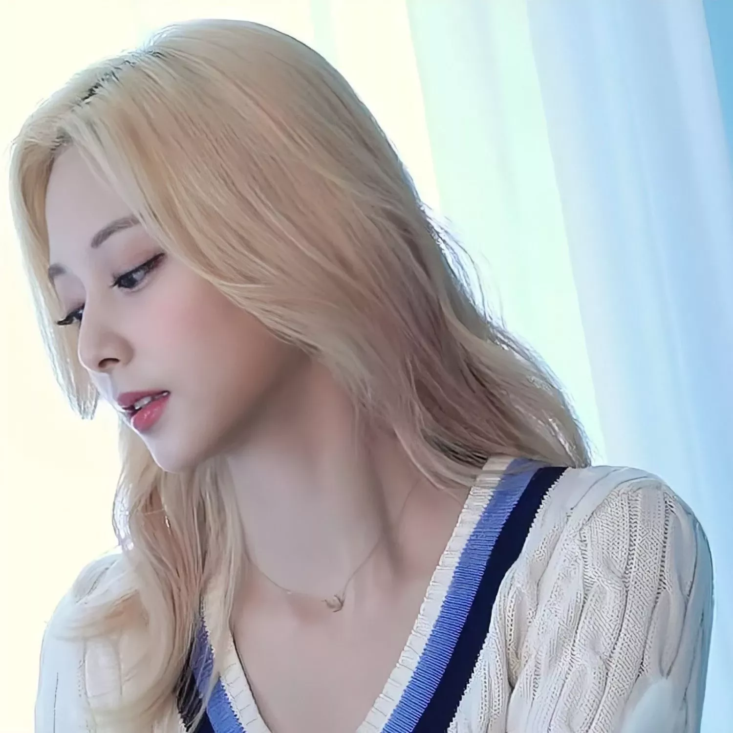 A moment captured by Tzuyu (TWICE)'s fan