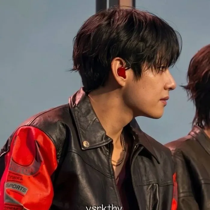 뷔 (방탄소년단) 최근 활동샷