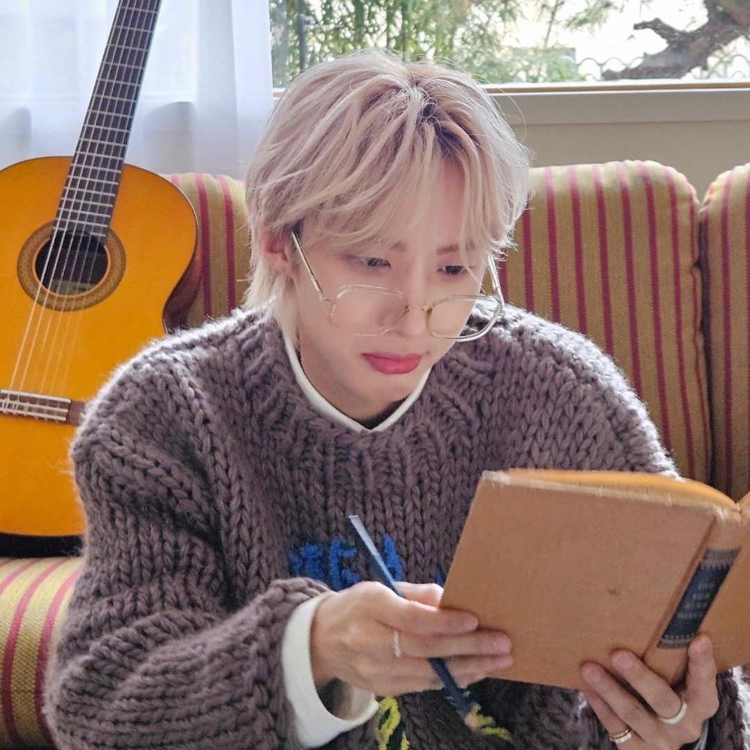 Latest photo of Hui (PENTAGON)