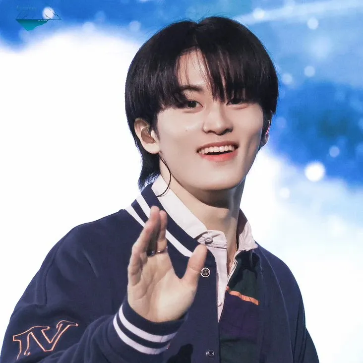 Behind-the-scenes cut of Mark (NCT 127, NCT DREAM)