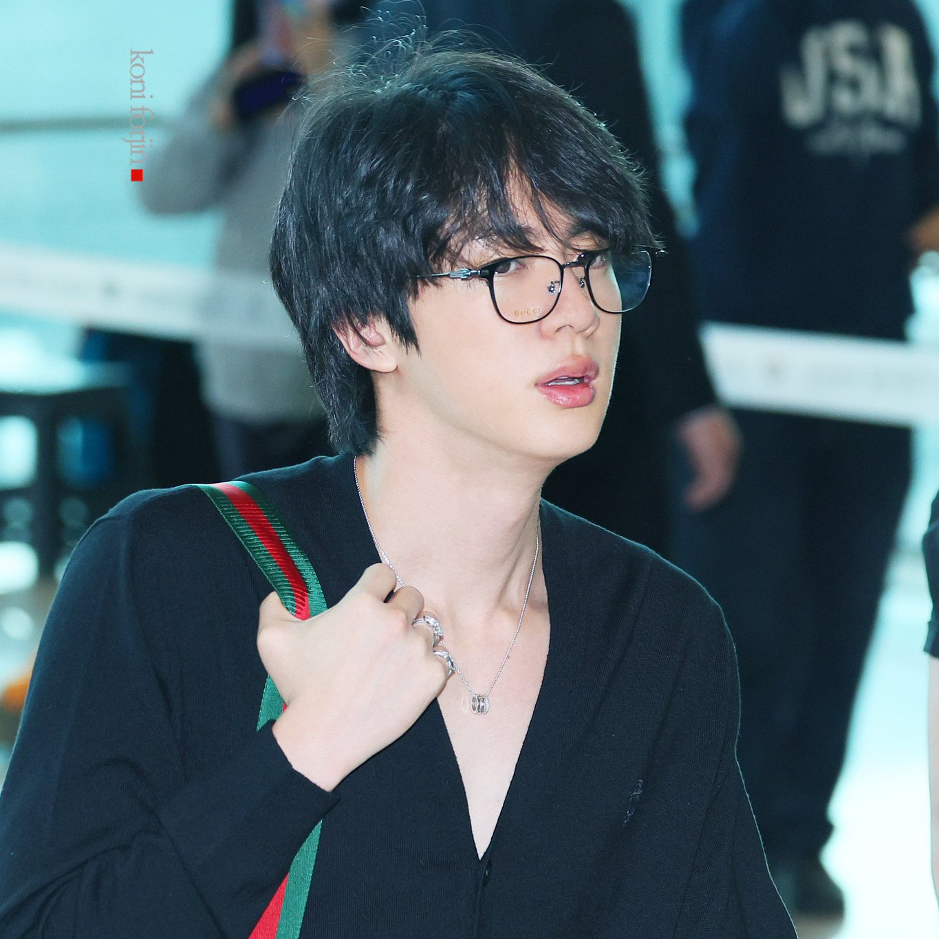 Foto aktivitas terbaru Jin (BTS)