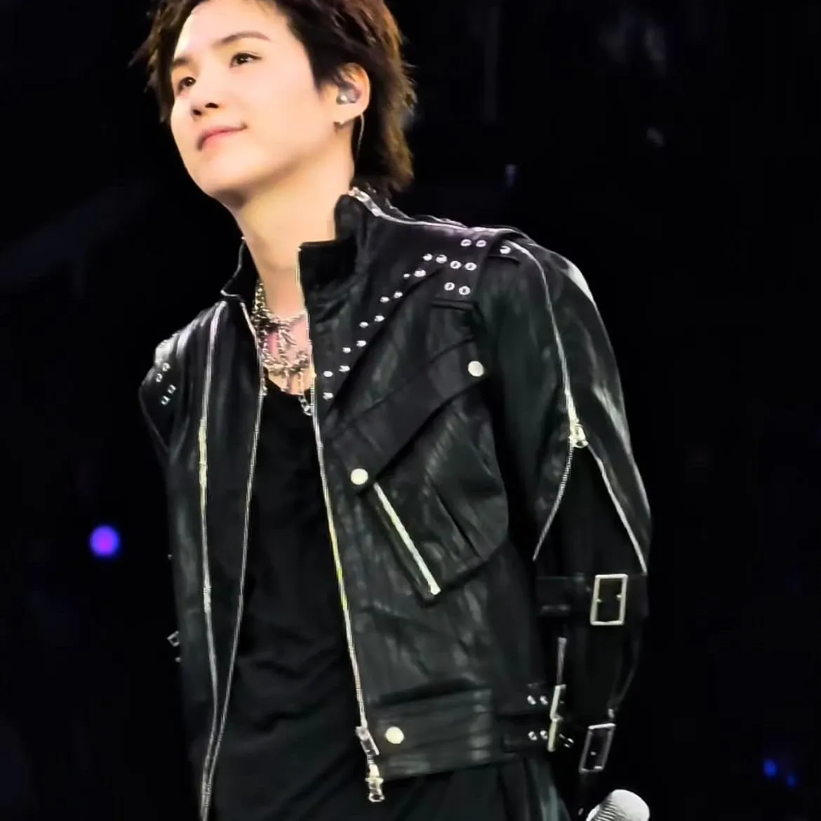 Foto aktivitas terbaru SUGA (BTS)