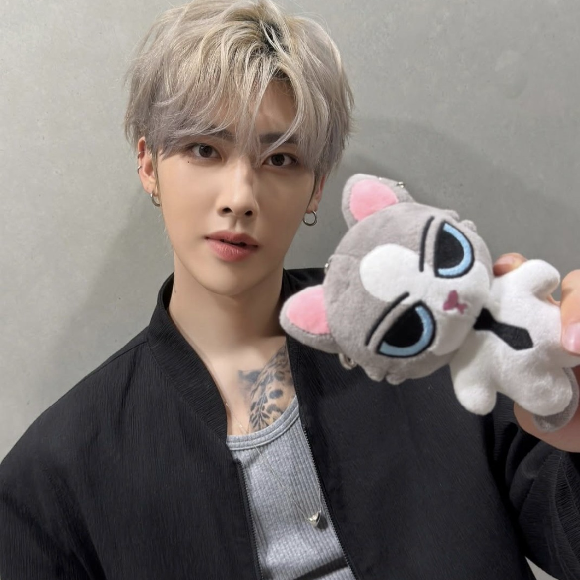 Behind-the-scenes cut of Ricky (AND2BLE)