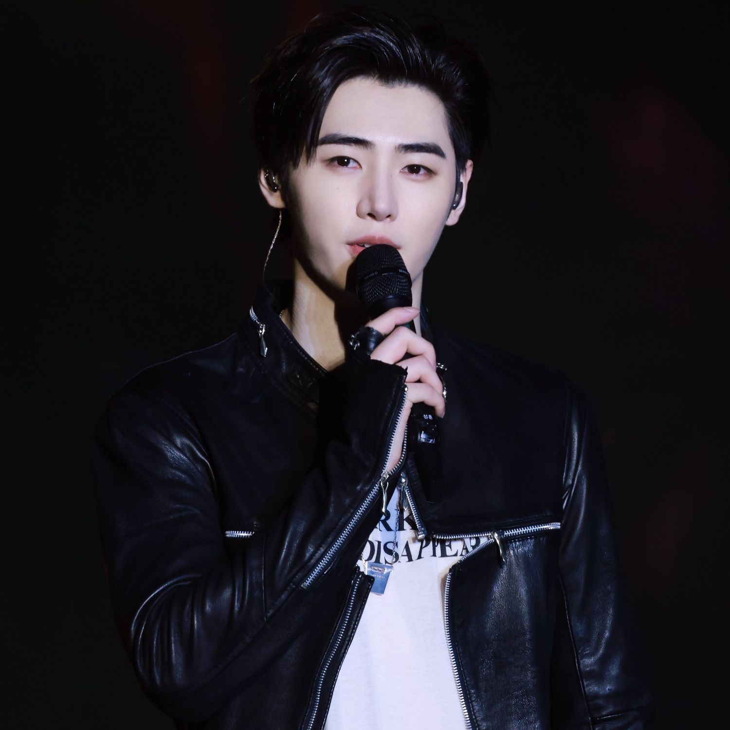 Foto aktivitas terbaru Sunghoon (ENHYPEN)