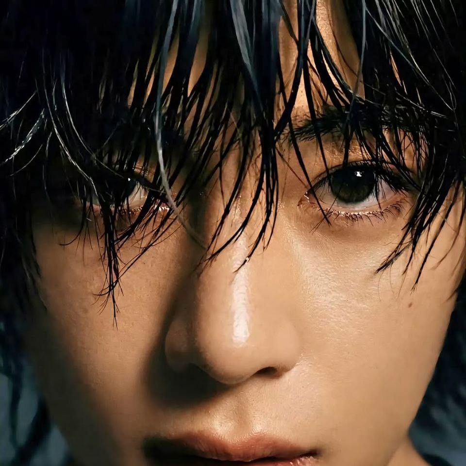 V (防彈少年團)的最新活動照片