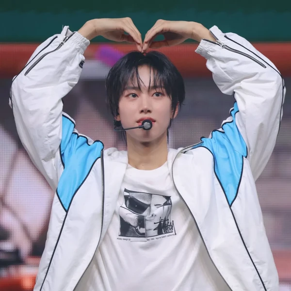 通过投票选出的朴省炫 (IDID)人气头像