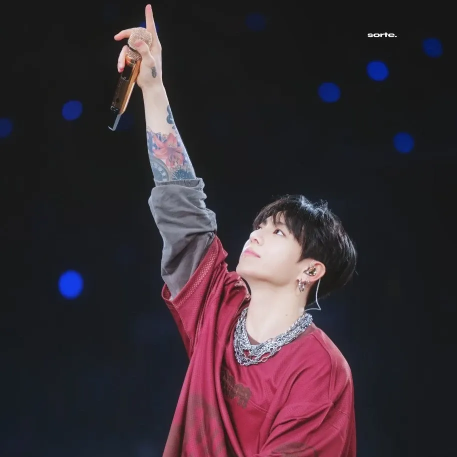 A moment captured by Jungkook (BTS)'s fan