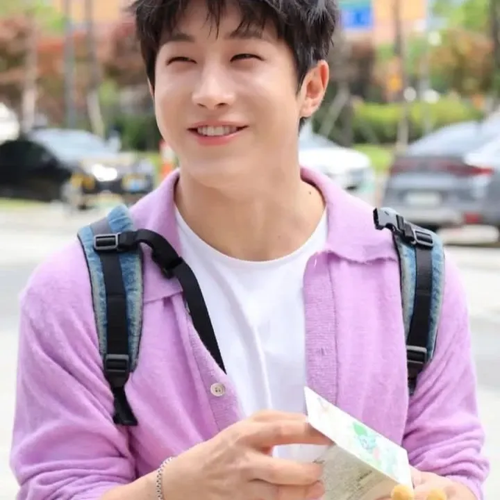 Latest photo of Jinjin (ASTRO)