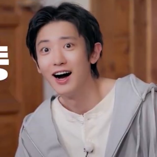 Recent activity shot of Chanyeol (EXO)