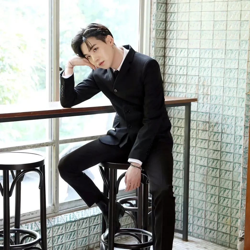 Foto aktivitas terbaru SUGA (BTS)