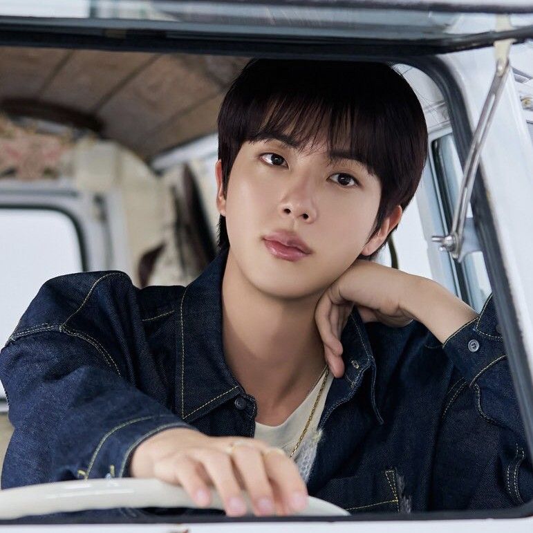 진 (방탄소년단) 최근 활동샷