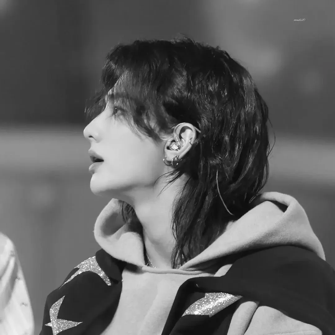 A moment captured by Hyunjin (Stray Kids)'s fan