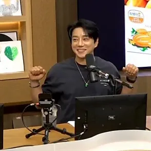 A moment captured by Hwang Chiyeol's fan