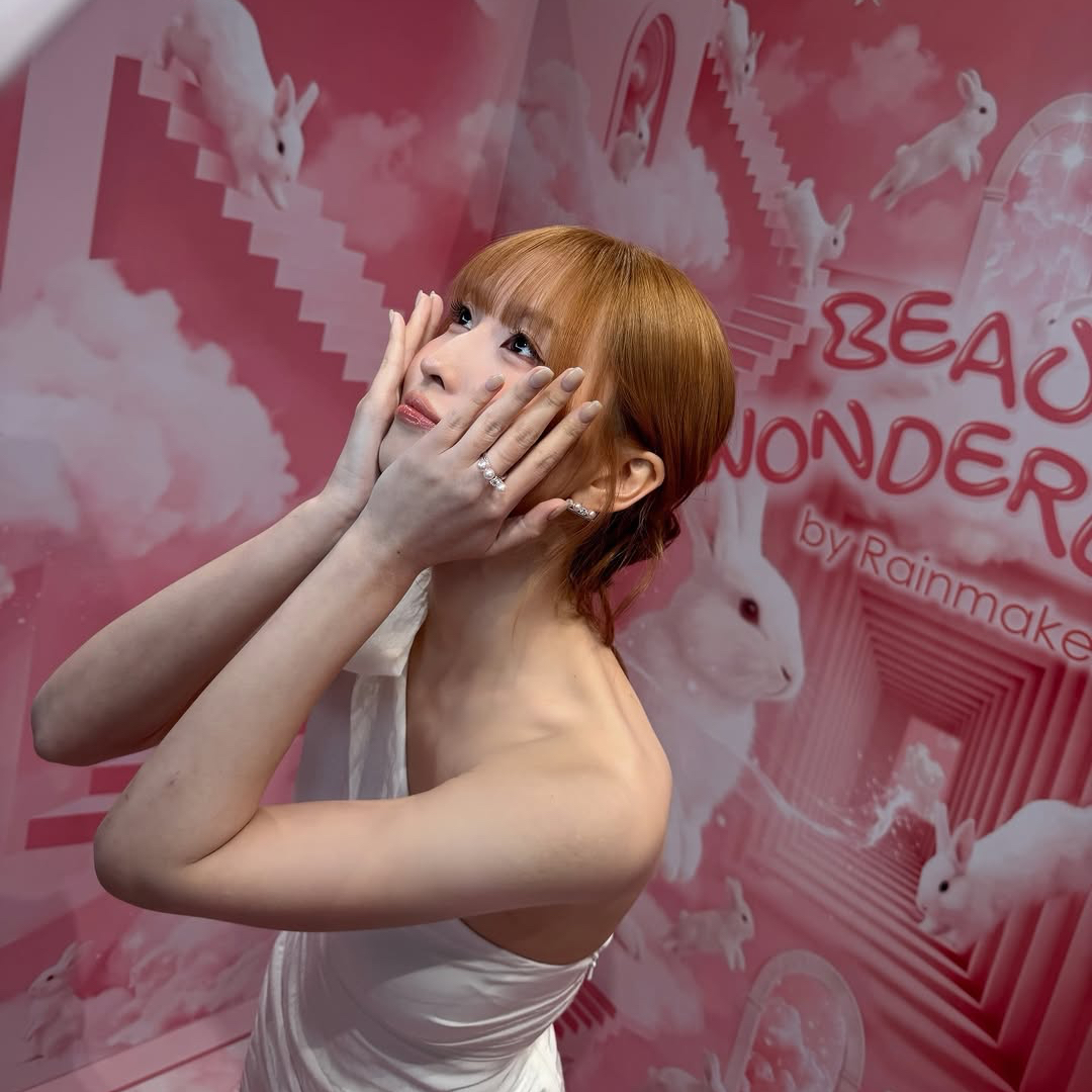 Potret di balik layar Momo (TWICE)