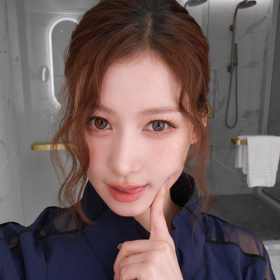 Sana (TWICE)的幕後花絮