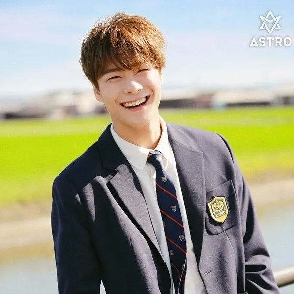 Latest photo of Moonbin (ASTRO)