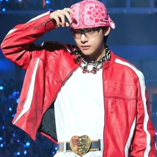 Foto aktivitas terbaru V (BTS)