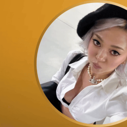 A moment captured by AleXa's fan