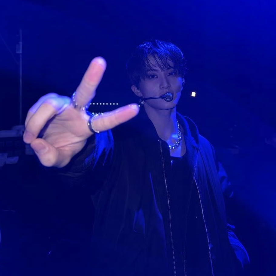 Behind-the-scenes cut of Mark (NCT 127, NCT DREAM)