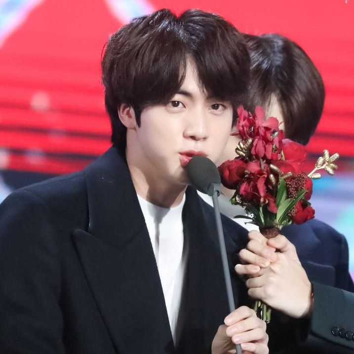 Jin (防弹少年团)的最新照片