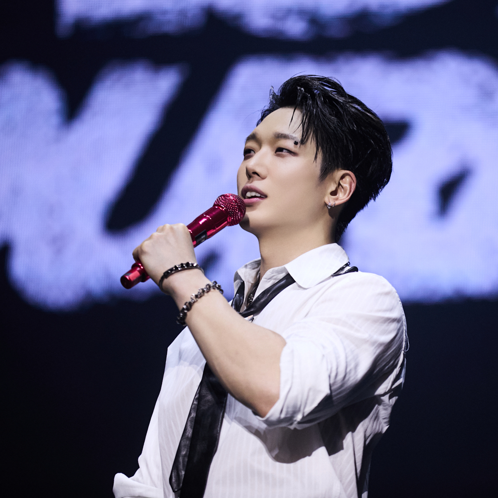 A moment captured by BOBBY (iKON)'s fan