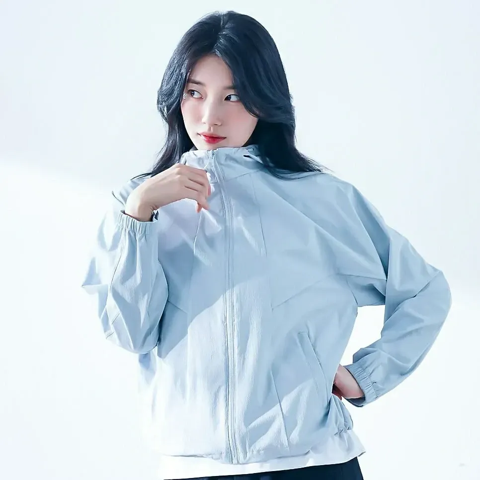 A moment captured by Suzy's fan