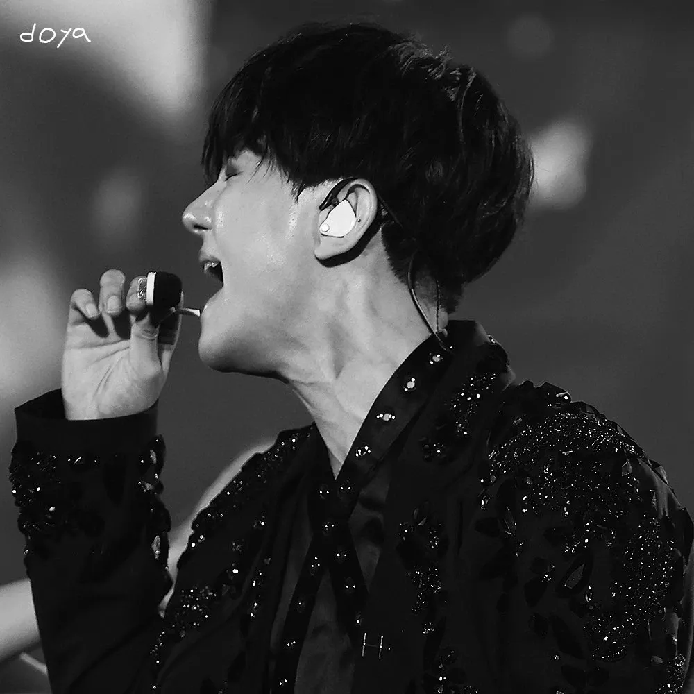 백현 (EXO) 최근 활동샷
