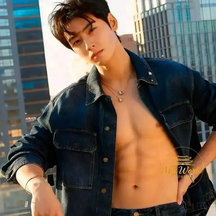 Latest photo of Eunwoo (ASTRO)