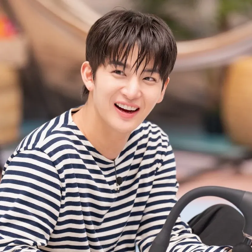 A moment captured by Bae Jinyoung's fan