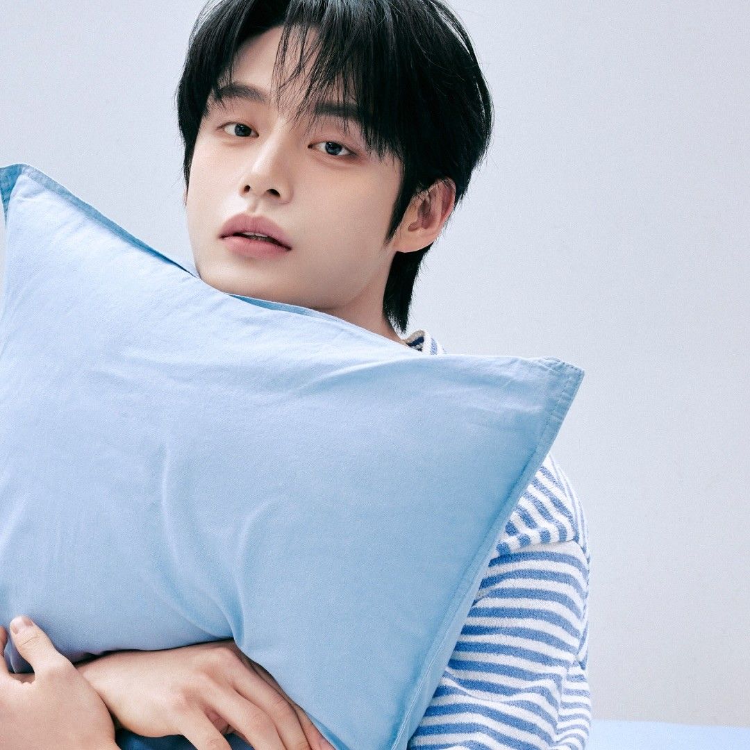 Recent activity shot of Kim Jiwoong (ZEROBASEONE)