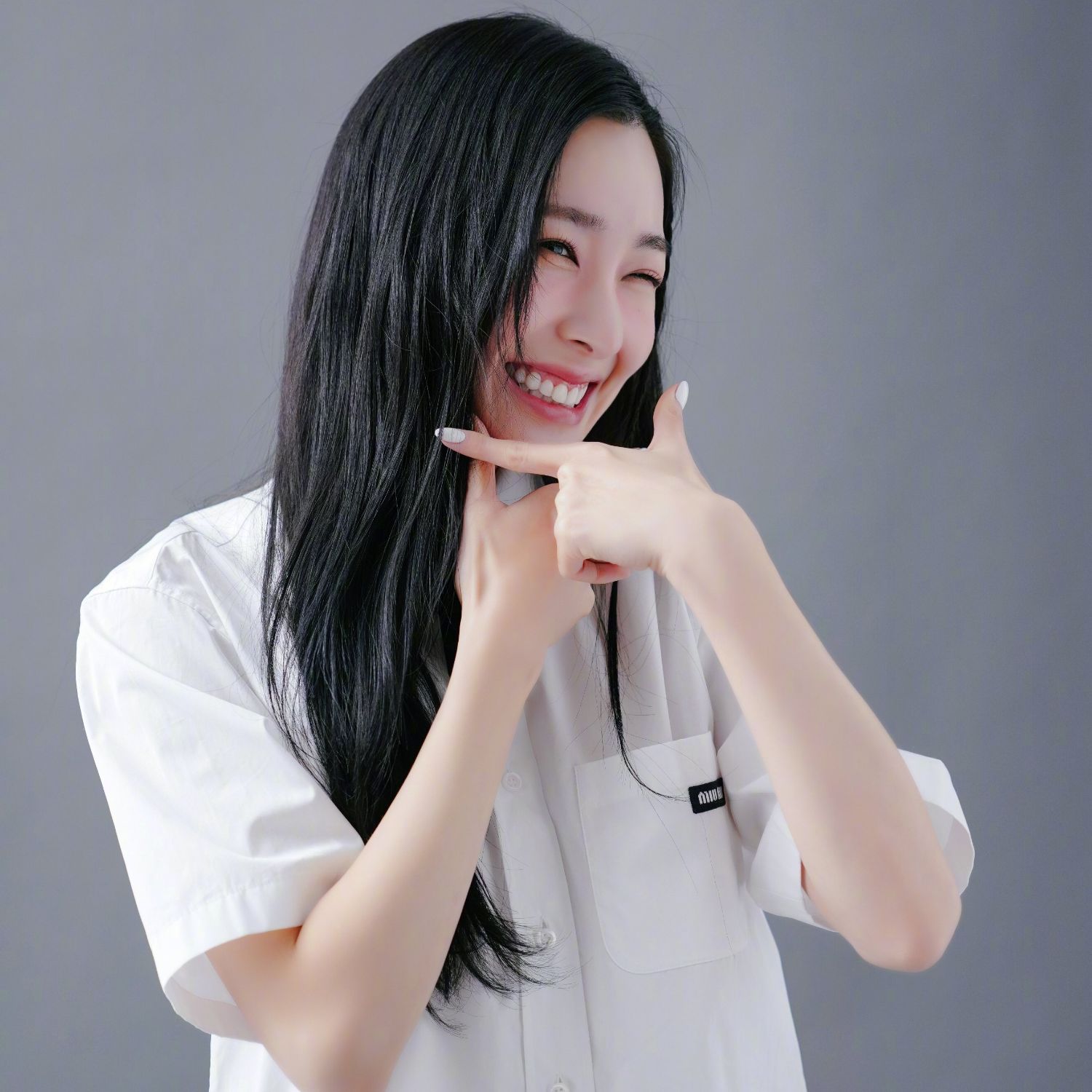 Behind-the-scenes cut of Tiffany Young (Girls' Generation)