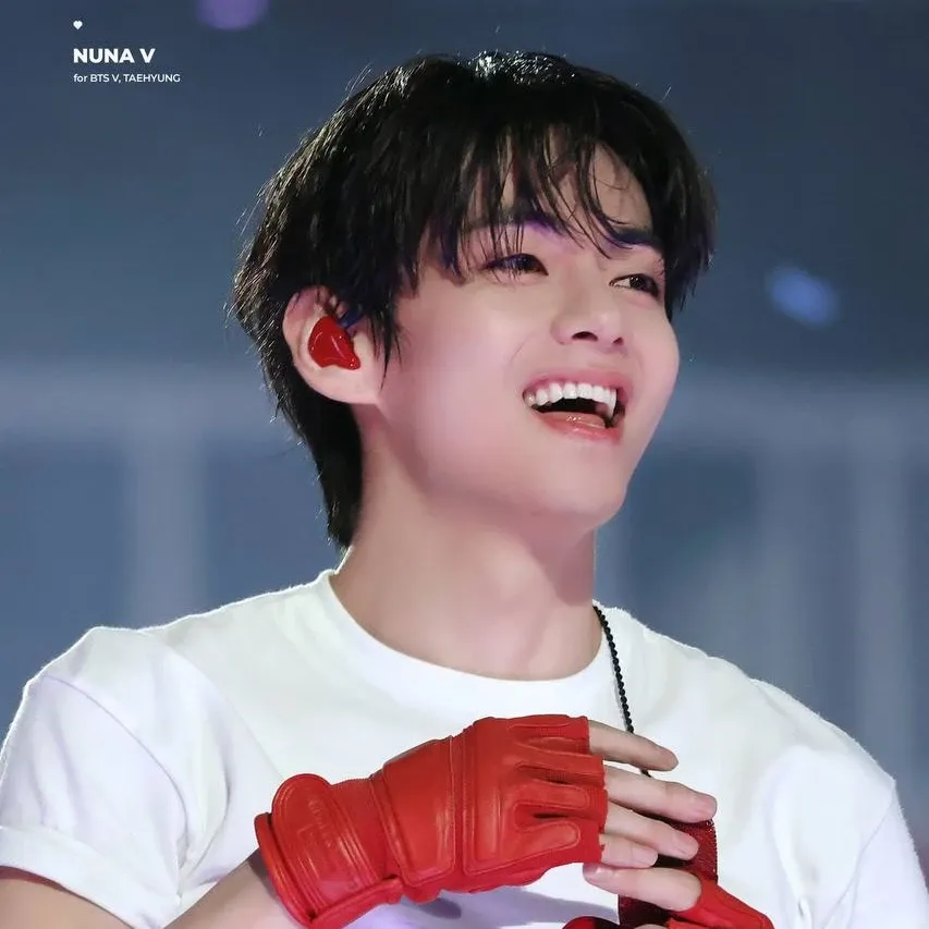 Latest photo of V (BTS)