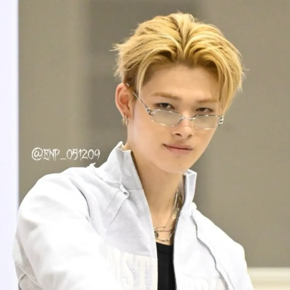 NI-KI (ENHYPEN)的最新照片