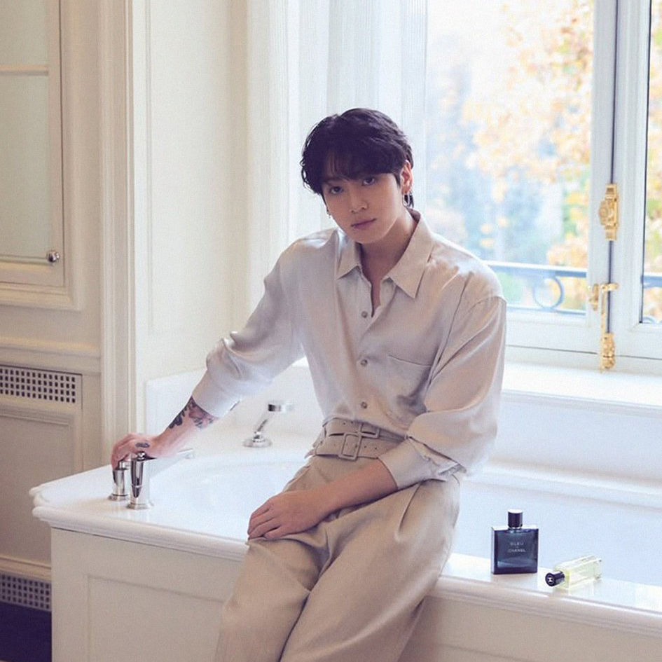 Foto aktivitas terbaru Jungkook (BTS)