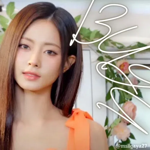 Foto terbaru Tzuyu (TWICE)