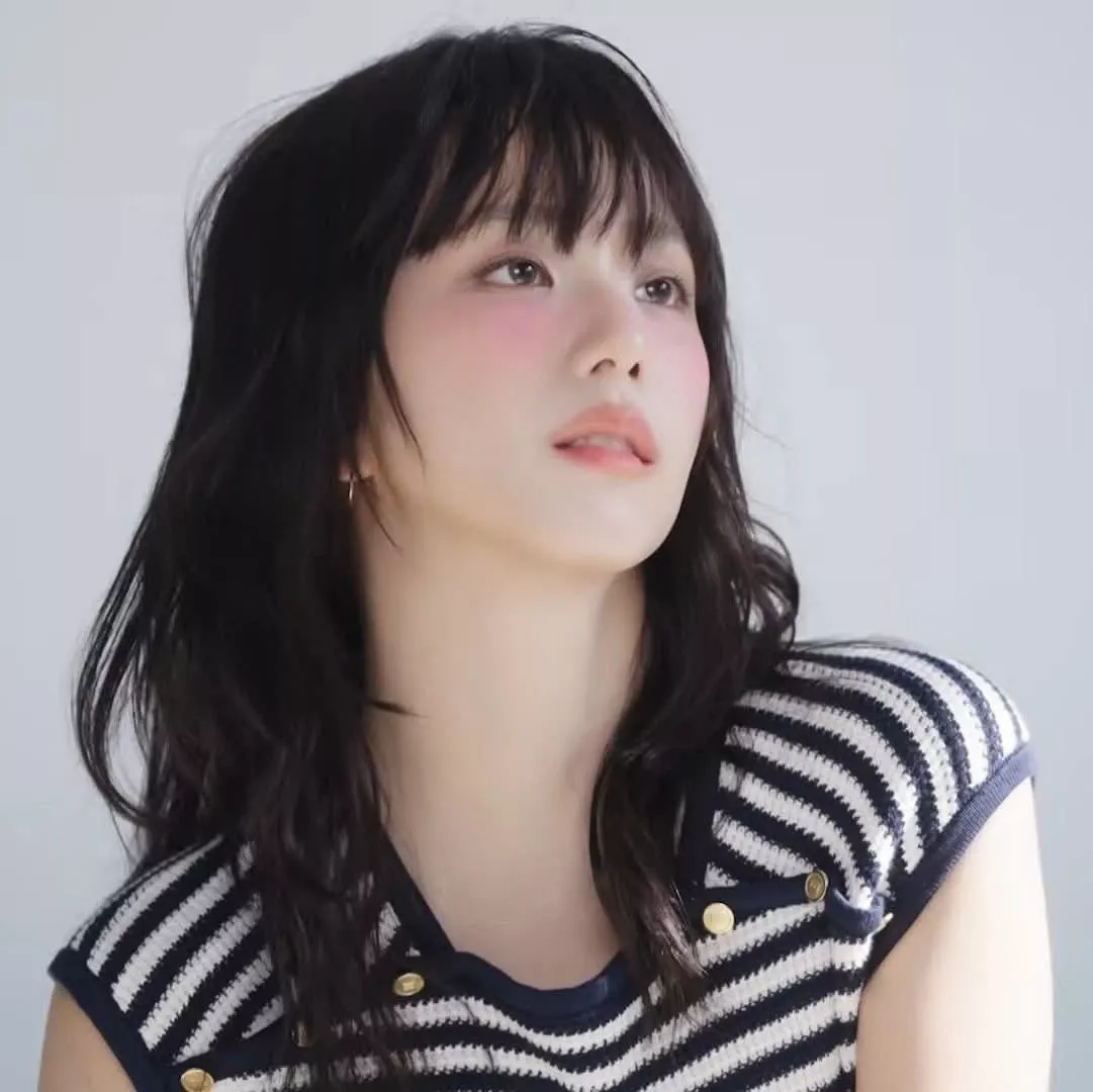 Foto aktivitas terbaru Jisoo (BLACKPINK)