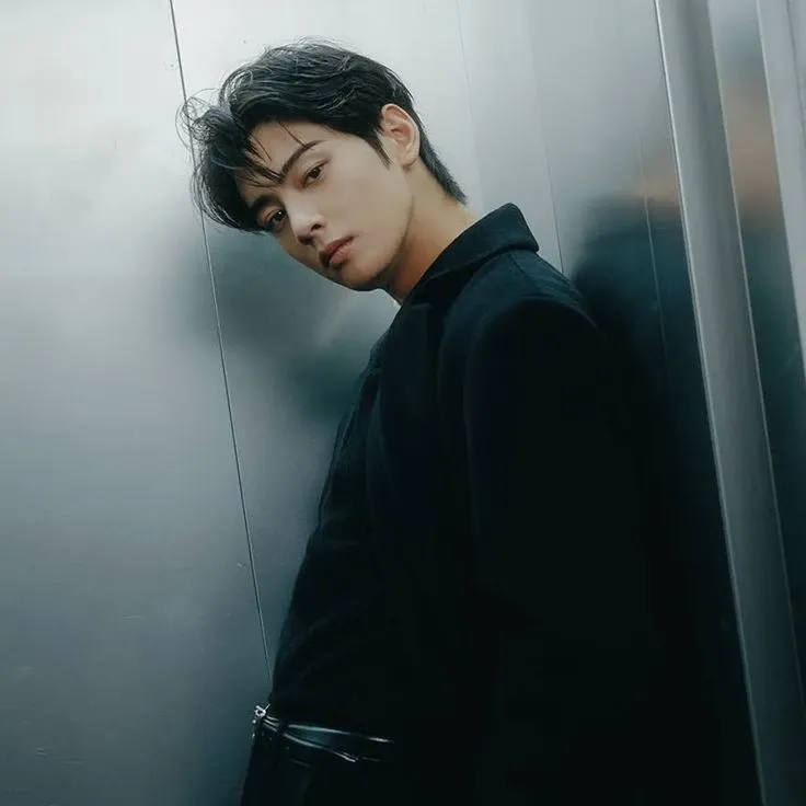Recent activity shot of Eunwoo (ASTRO)