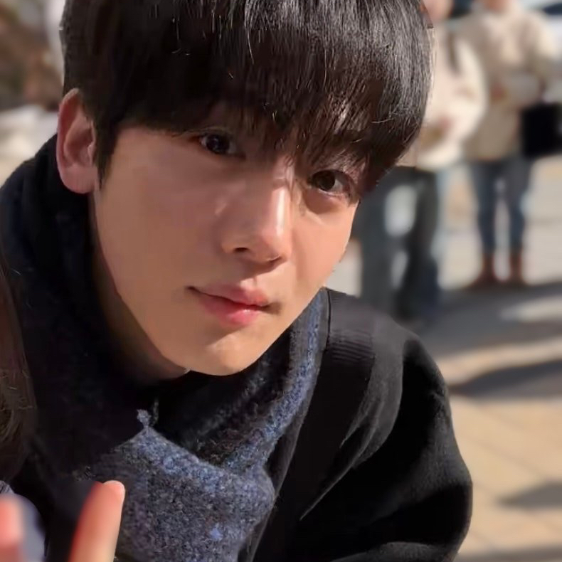 Behind-the-scenes cut of Kim Yohan (WEi)