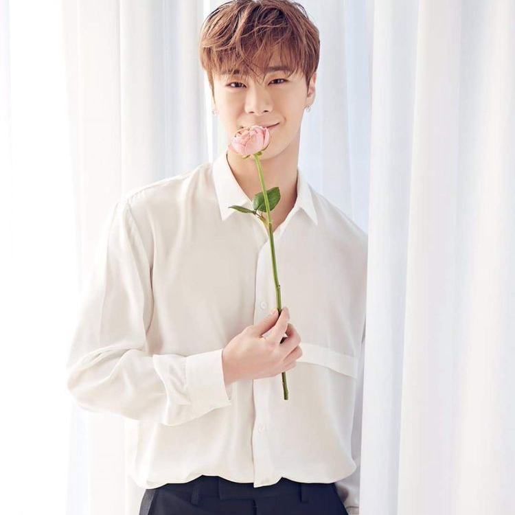 A moment captured by Moonbin (ASTRO)'s fan