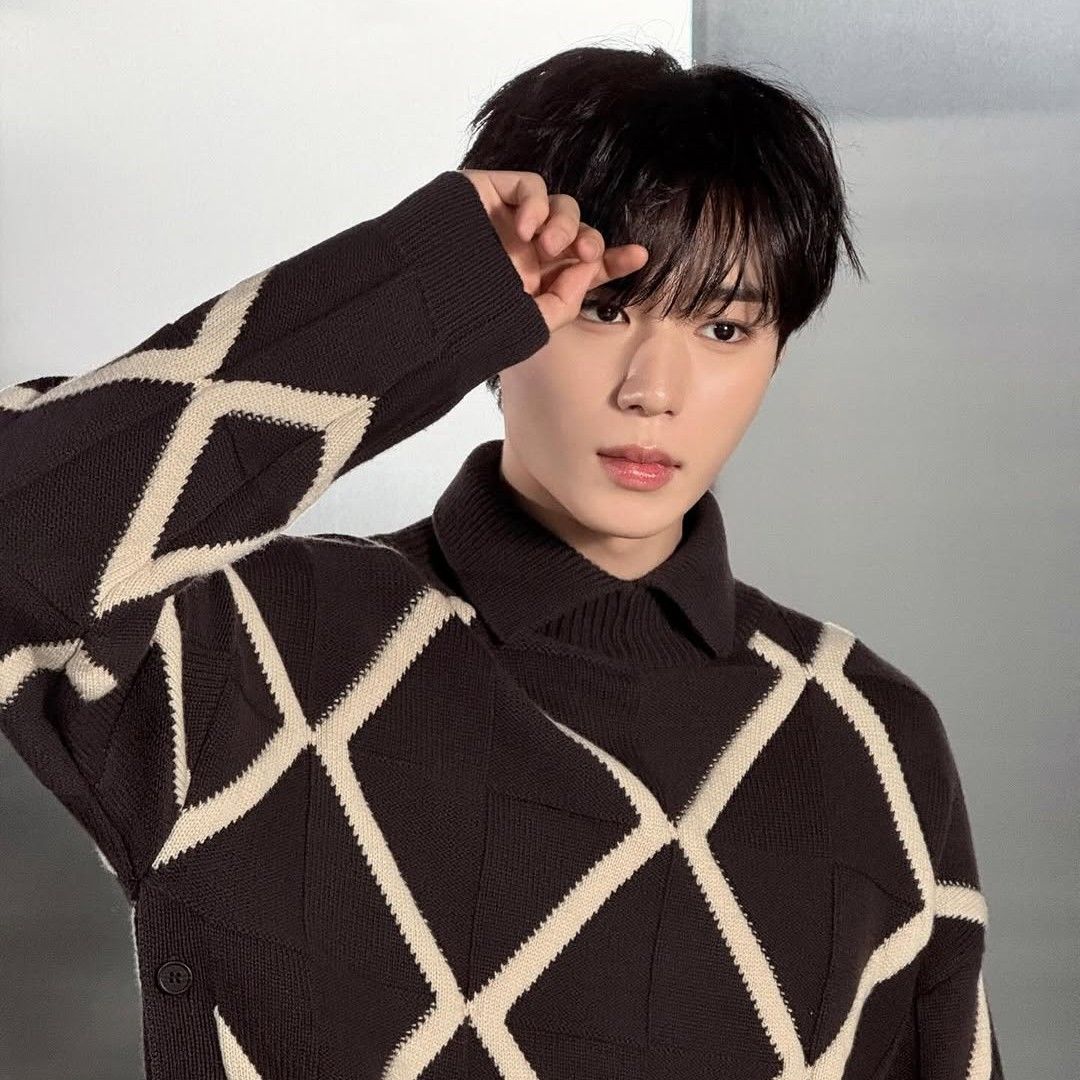 Behind-the-scenes cut of Kim Junseo (ALPHA DRIVE ONE)