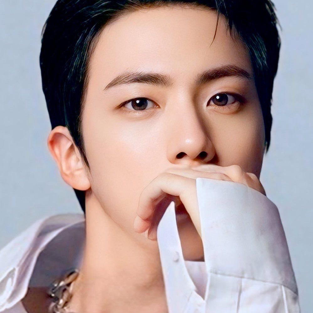 Behind-the-scenes cut of BTS