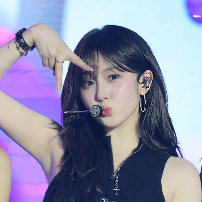 A moment captured by Kim Chaehyun (Kep1er)'s fan